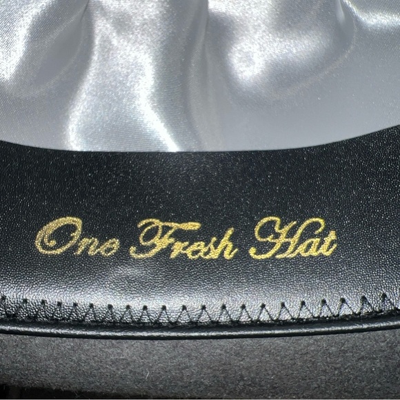 One Fresh Hat 100% Wool Classic Bowler Hat Size Small - Picture 7 of 9